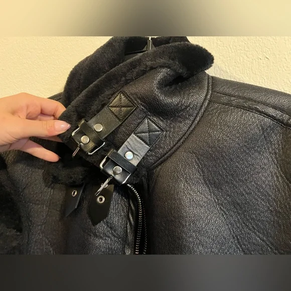 🖤Blank NYC Faux Shearling Trim Vegan Leather Vest Chic Layering Statement Piece - Picture 7 of 9